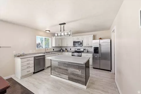 Kitchen - 4328 N Maple Dr, Eagle Mountain, UT 84005 photo 1 of 4