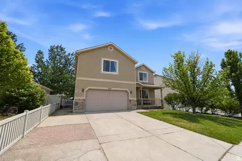 Exterior - 4328 N Maple Dr, Eagle Mountain, UT 84005 photo 3 of 7