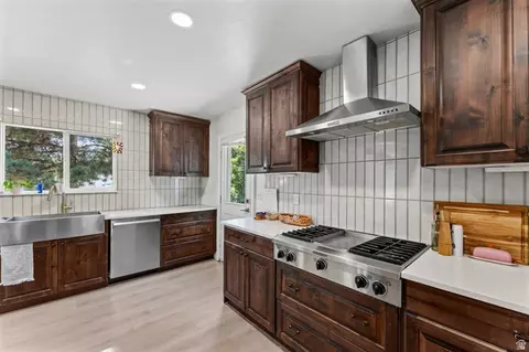 Kitchen - 494 N Emery Ave, Orem, UT 84057 photo 4 of 6