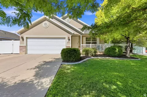 8462 S Oak Farm Dr W, West Jordan, UT 84081