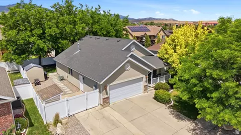 8462 S Oak Farm Dr W, West Jordan, UT 84081