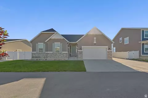 6085 N Sheps Ridge Rd, Eagle Mountain, UT 84005
