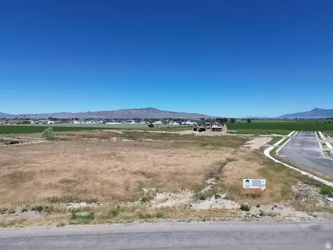9223 N 4550 W, Elwood, UT 84337