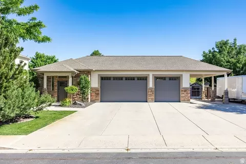 Exterior - 1476 W Elk View Cir, Mapleton, UT 84664 photo 2 of 27