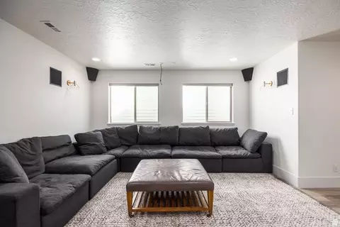 Living - 1476 W Elk View Cir, Mapleton, UT 84664 photo 5 of 6