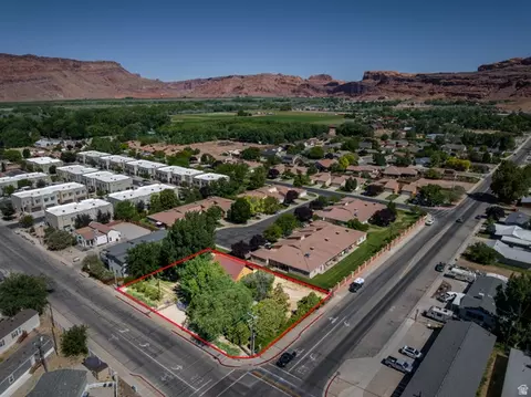 View/Area - 411 N 500 W, Moab, UT 84532 photo 4 of 11