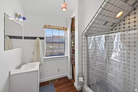 Bath - 411 N 500 W, Moab, UT 84532 photo 2 of 2