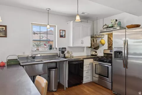 Kitchen - 411 N 500 W, Moab, UT 84532 photo 2 of 2