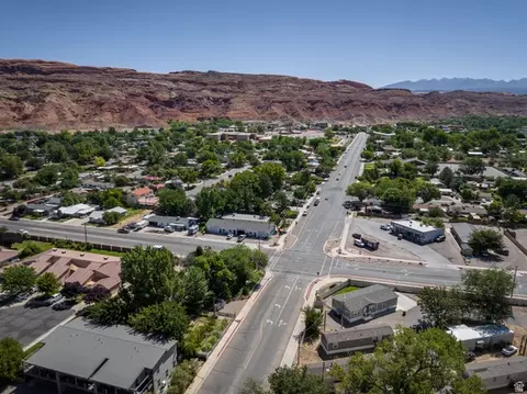View/Area - 411 N 500 W, Moab, UT 84532 photo 8 of 11
