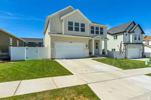 Exterior - 4569 E Fall Harvest Rd, Eagle Mountain, UT 84005 photo 2 of 5