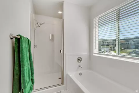 Bath - 4569 E Fall Harvest Rd, Eagle Mountain, UT 84005 photo 4 of 6
