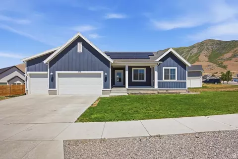 8174 N Cobblerock Rd, Lake Point, UT 84074