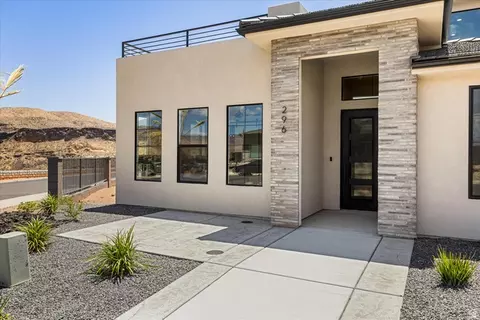 Exterior - 296 E 1100 N, Hurricane, UT 84737 photo 2 of 5