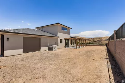 Exterior - 296 E 1100 N, Hurricane, UT 84737 photo 4 of 5