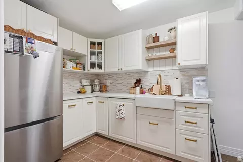 Kitchen - 8494 N Turnberry Rd E, Eagle Mountain, UT 84005 photo 3 of 3