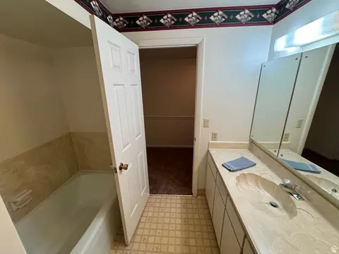 Bath - 302 W 1700 S, Orem, UT 84058 photo 6 of 7