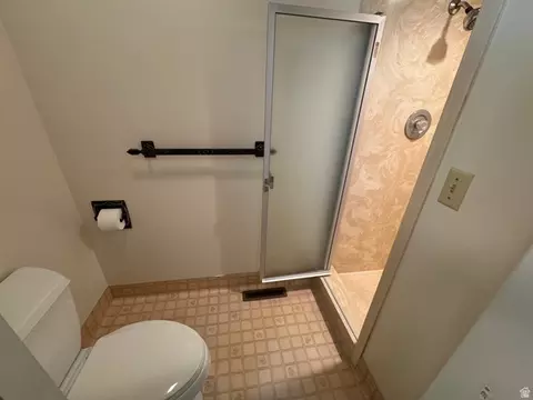 Bath - 302 W 1700 S, Orem, UT 84058 photo 7 of 7