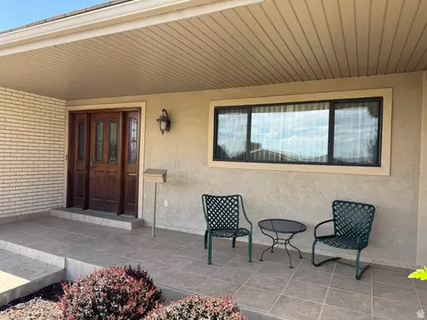 Exterior - 302 W 1700 S, Orem, UT 84058 photo 3 of 11