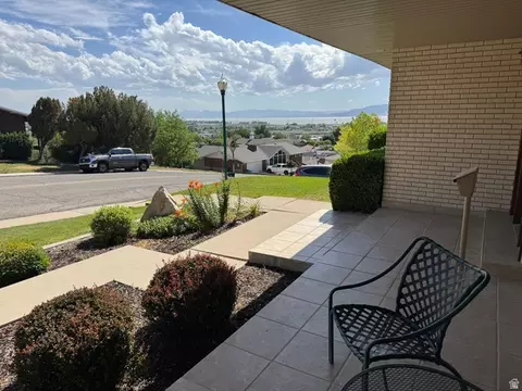 Exterior - 302 W 1700 S, Orem, UT 84058 photo 4 of 11