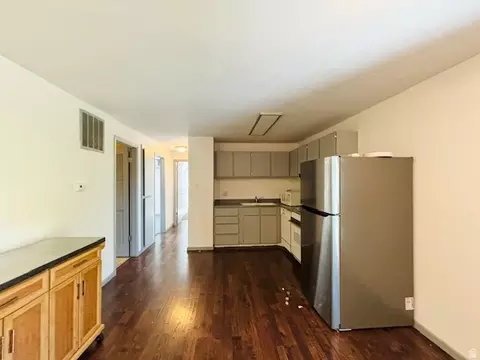 Kitchen - 333 E 4500 S #13, Murray, UT 84107 photo 2 of 2