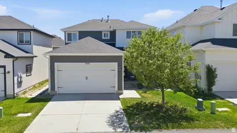 7502 N Cottage Ln E, Eagle Mountain, UT 84005