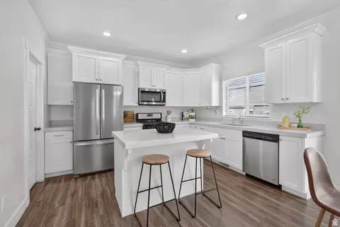 7502 N Cottage Ln E, Eagle Mountain, UT 84005