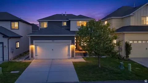 7502 N Cottage Ln E, Eagle Mountain, UT 84005