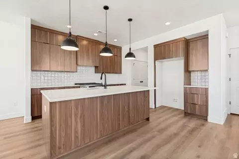6899 W Gravel Cross Way #288, West Jordan, UT 84081