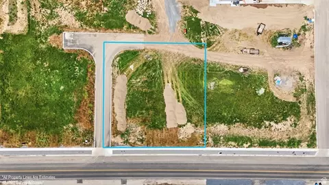 245 E 400 S #4, Hyde Park, UT 84318 photo 2
