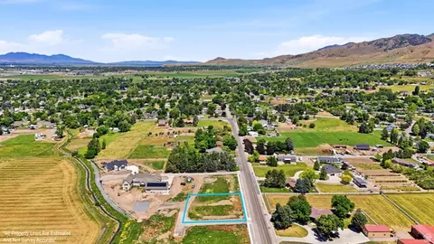 245 E 400 S #4, Hyde Park, UT 84318 photo 6