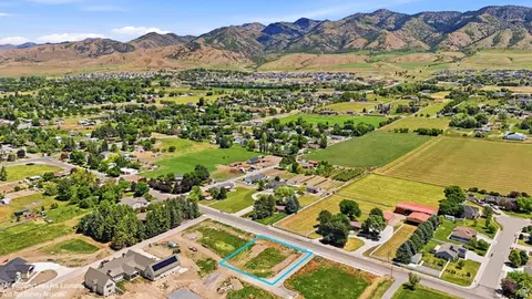 245 E 400 S #4, Hyde Park, UT 84318 photo 9