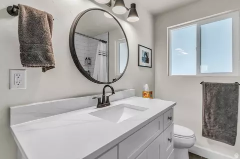 Bath - 402 E 10185 S, Sandy, UT 84070 photo 1 of 3