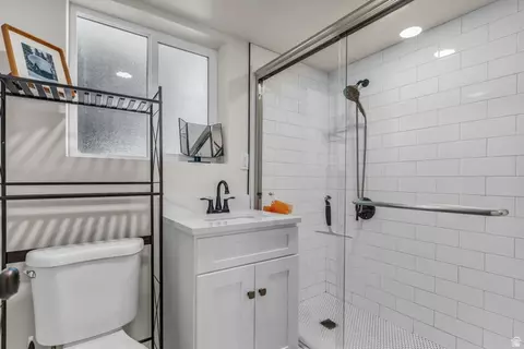 Bath - 402 E 10185 S, Sandy, UT 84070 photo 3 of 3