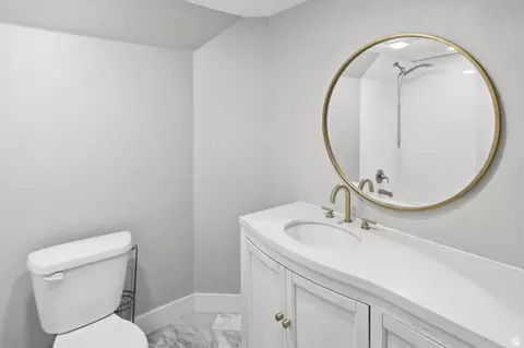 Bath - 915 S 400 E, Orem, UT 84097 photo 4 of 5