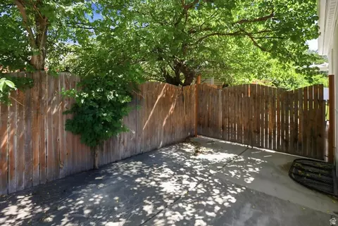 Exterior - 915 S 400 E, Orem, UT 84097 photo 9 of 10