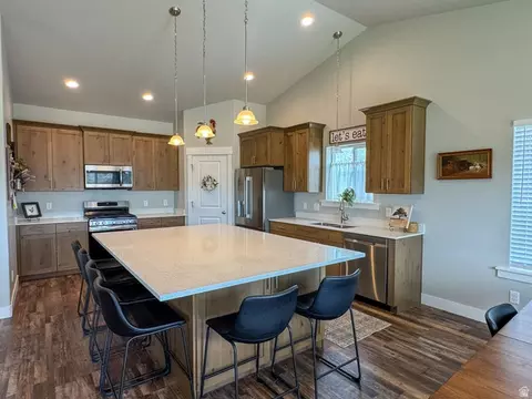 Kitchen - 3556 E Royal Dornoch Dr, Eagle Mountain, UT 84005 photo 1 of 2