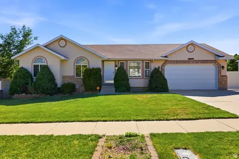14053 S Lowe Peak Dr, Riverton, UT 84096