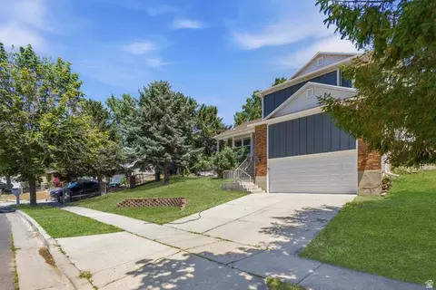 Exterior - 910 W Red Oaks Dr, Murray, UT 84123 photo 4 of 7