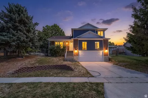 910 W Red Oaks Dr, Murray, UT 84123