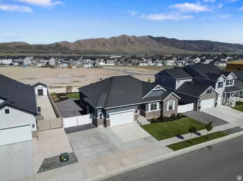 View/Area - 5420 N Cliffrose Dr, Eagle Mountain, UT 84005 photo 3 of 4