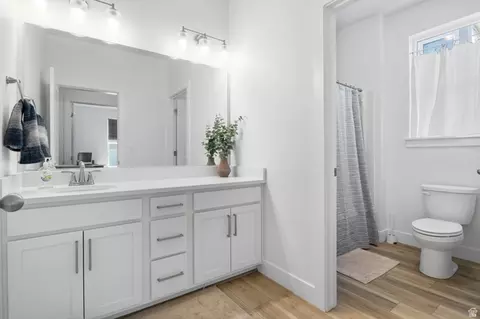 Bath - 5420 N Cliffrose Dr, Eagle Mountain, UT 84005 photo 1 of 2