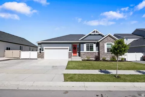 Exterior - 5420 N Cliffrose Dr, Eagle Mountain, UT 84005 photo 1 of 4