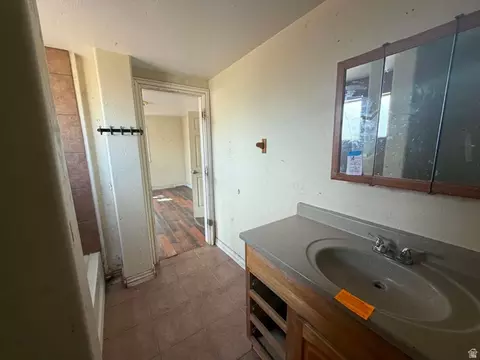 Bath - 210 E Center S, Gunnison, UT 84634 photo 1 of 1
