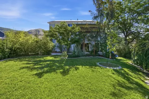 Exterior - 362 S 400 E, Centerville, UT 84014 photo 7 of 11