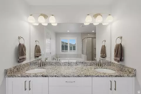 Bath - 362 S 400 E, Centerville, UT 84014 photo 4 of 6