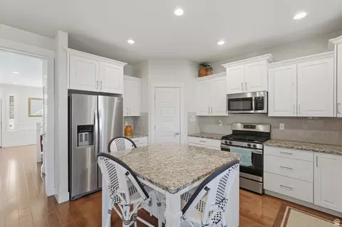 Kitchen - 362 S 400 E, Centerville, UT 84014 photo 1 of 2
