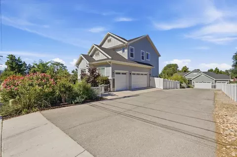 Exterior - 362 S 400 E, Centerville, UT 84014 photo 4 of 11