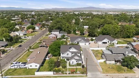 View/Area - 362 S 400 E, Centerville, UT 84014 photo 5 of 9