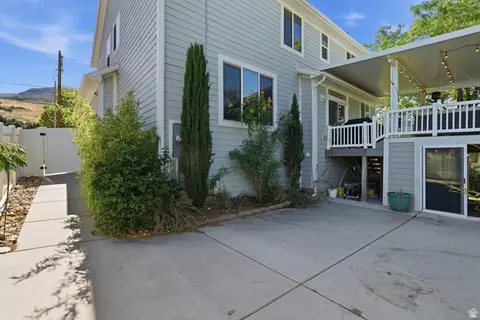Exterior - 362 S 400 E, Centerville, UT 84014 photo 8 of 11