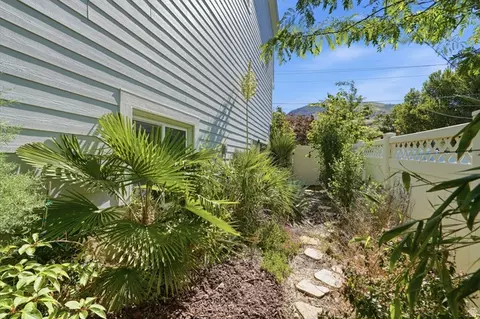 Exterior - 362 S 400 E, Centerville, UT 84014 photo 10 of 11